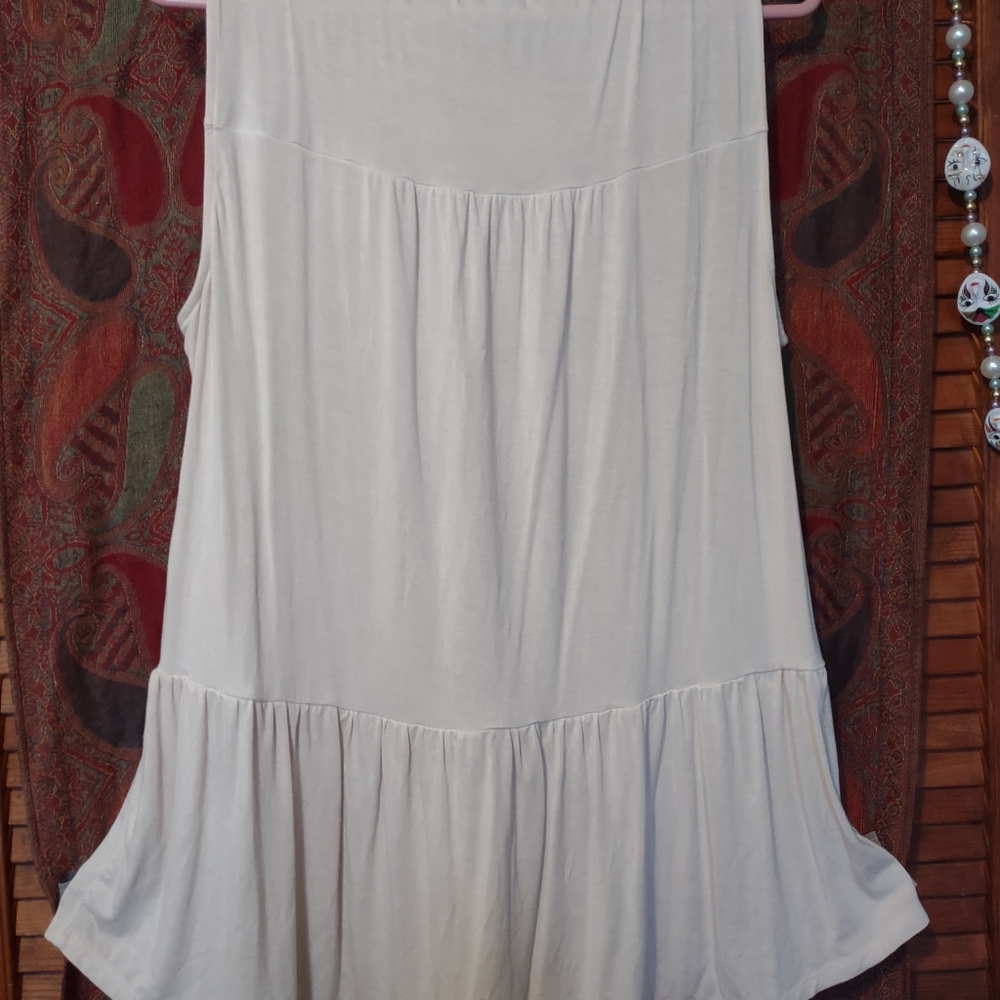 Top - Picture 2 of 3